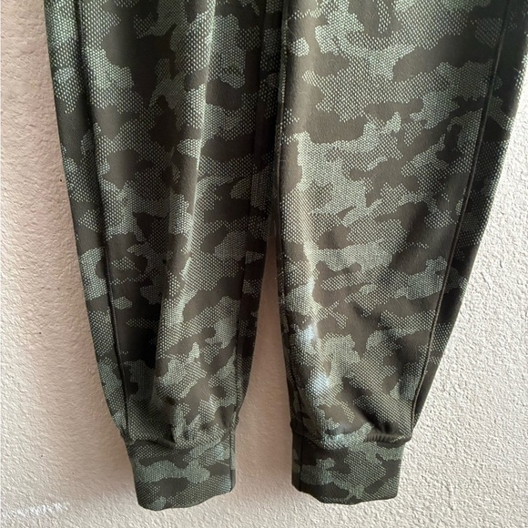 Lululemon Ready to Rulu Jogger 29” Heritage Camo Dark Olive Green Twill 2 - Picture 6 of 13